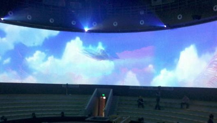 弧幕投影融合系統